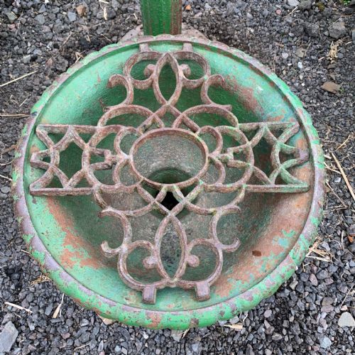 19TH CENTURY CAST IRON VILLAGE WATER PUMP - ADDITIONAL PHOTO 9