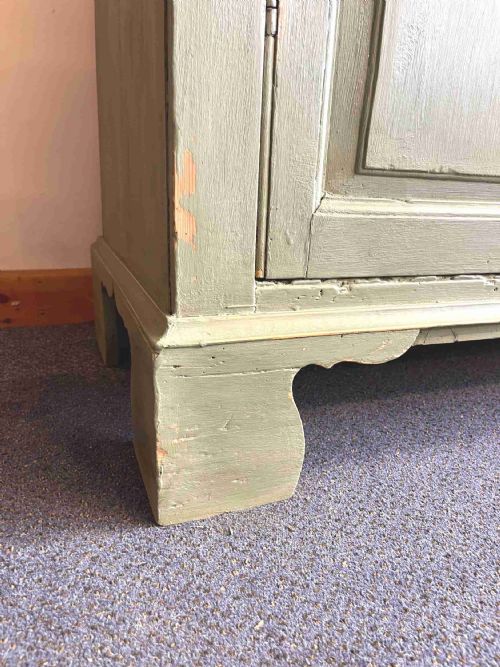 CIRCA 1800 GEORGIAN PAINTED PINE HOUSEKEEPERS CUPBOARD - ADDITIONAL PHOTO 4