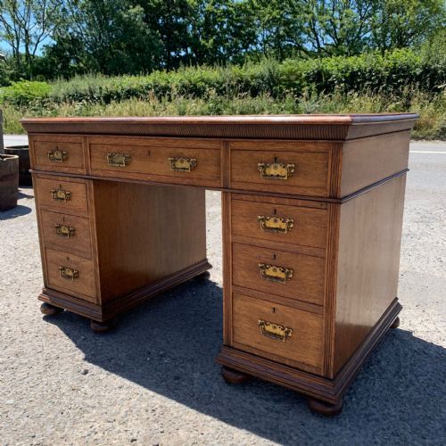 VICTORIAN OAK PEDESTAL DESK - ADDITIONAL PHOTO 1