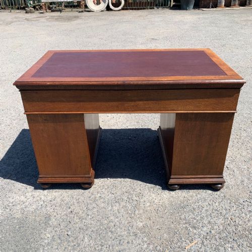 VICTORIAN OAK PEDESTAL DESK - ADDITIONAL PHOTO 3