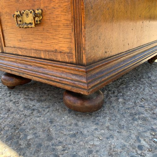 VICTORIAN OAK PEDESTAL DESK - ADDITIONAL PHOTO 4