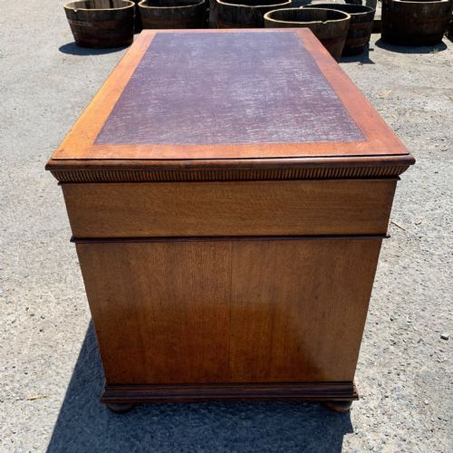 VICTORIAN OAK PEDESTAL DESK - ADDITIONAL PHOTO 5