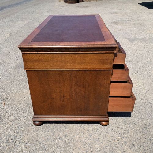 VICTORIAN OAK PEDESTAL DESK - ADDITIONAL PHOTO 7