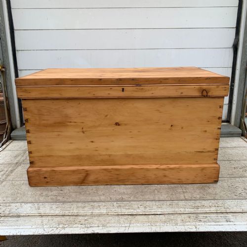 victorian pine blanket box - CATEGORY: ANTIQUE CHESTS - DATED VICTORIAN