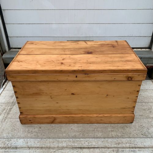 VICTORIAN PINE BLANKET BOX - ADDITIONAL PHOTO 1