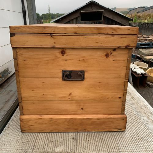 VICTORIAN PINE BLANKET BOX - ADDITIONAL PHOTO 3