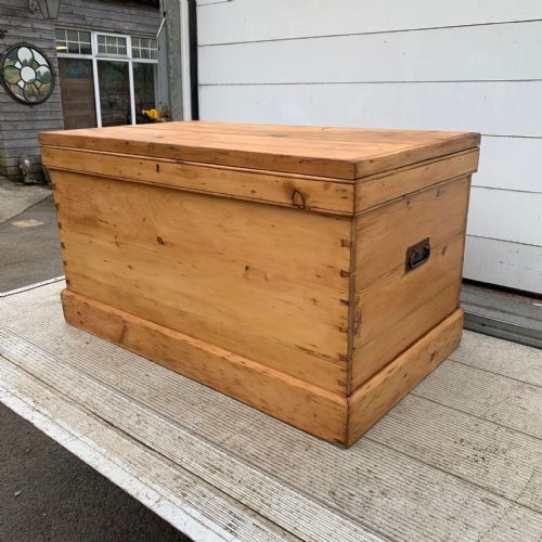 VICTORIAN PINE BLANKET BOX - ADDITIONAL PHOTO 5