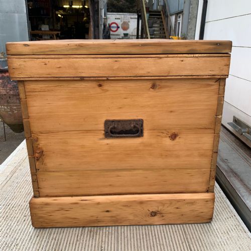 VICTORIAN PINE BLANKET BOX - ADDITIONAL PHOTO 7