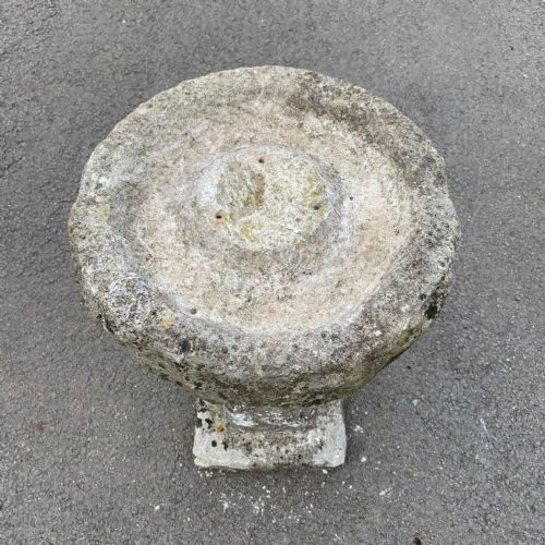 PURBECK STONE BIRD BATH WITH A ROUND TOP - ADDITIONAL PHOTO 2