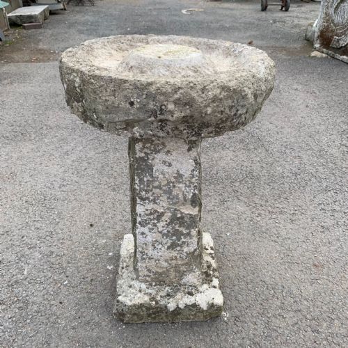 PURBECK STONE BIRD BATH WITH A ROUND TOP - ADDITIONAL PHOTO 4