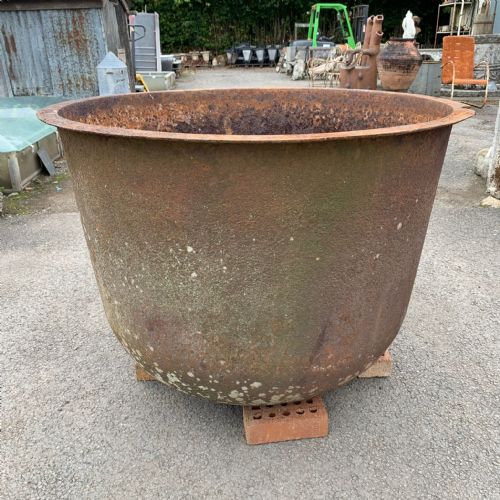 large scale cast iron boiler c1900 - CATEGORY: ANTIQUE METAL - DATED 1900
