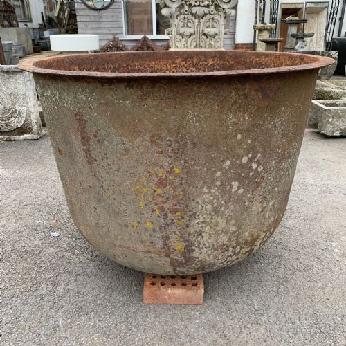 LARGE SCALE CAST IRON BOILER C1900 - ADDITIONAL PHOTO 1