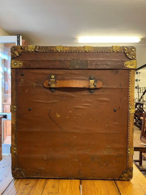 CIRCA 1900 CANVAS COVERED WOOD BOUND TRAVELLING TRUNK - ADDITIONAL PHOTO 1