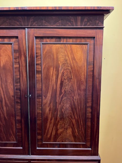 WILLIAM IV 1837 MAHOGANY LINEN PRESS - ADDITIONAL PHOTO 1