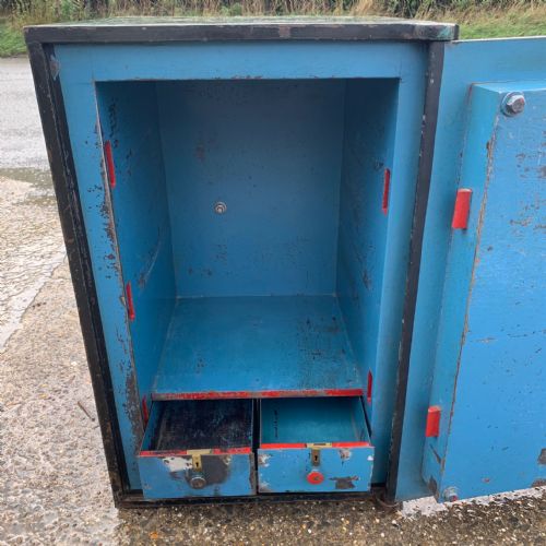 CIRCA 1900 MIDLAND SAFE IN ORIGINAL PAINT - ADDITIONAL PHOTO 3