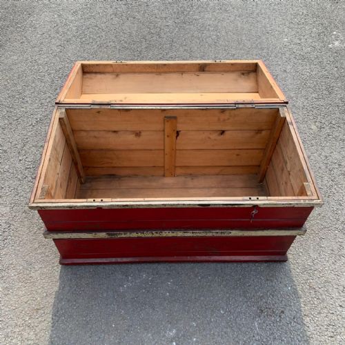 CIRCA 1900 PAINTED PINE TRUNK - ADDITIONAL PHOTO 7