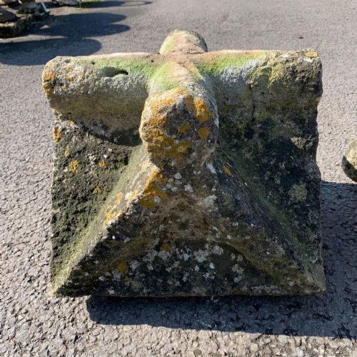 19TH CENTURY GOTHIC STYLE LIMESTONE PILLAR CAPS - ADDITIONAL PHOTO 3