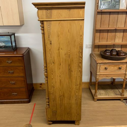 LATE 19TH CENTURY PINE WARDROBE EAST EUROPEAN RESERVED - ADDITIONAL PHOTO 4