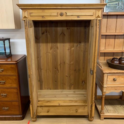 LATE 19TH CENTURY PINE WARDROBE EAST EUROPEAN RESERVED - ADDITIONAL PHOTO 8