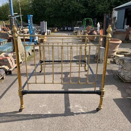 VICTORIAN 5FT WIDE BRASS BED - ADDITIONAL PHOTO 4