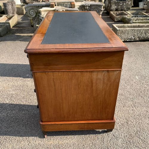 VICTORIAN MAHOGANY KNEEHOLE DESK - ADDITIONAL PHOTO 3