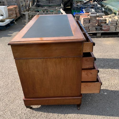 VICTORIAN MAHOGANY KNEEHOLE DESK - ADDITIONAL PHOTO 9