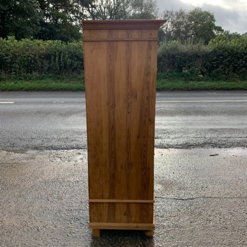 19TH CENTURY EAST EUROPEAN 2 DOOR WARDROBE - ADDITIONAL PHOTO 1