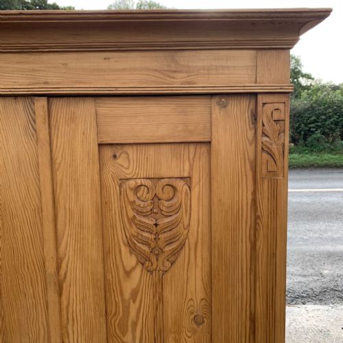 19TH CENTURY EAST EUROPEAN 2 DOOR WARDROBE - ADDITIONAL PHOTO 10