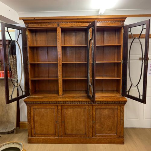 AN EDWARDIAN 19011910 SHERATON REVIVAL GLAZED BOOKCASE - ADDITIONAL PHOTO 2