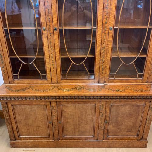 AN EDWARDIAN 19011910 SHERATON REVIVAL GLAZED BOOKCASE - ADDITIONAL PHOTO 4