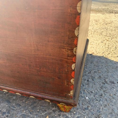 LARGE ORIGINAL PAINTED PINE BLANKET BOX WITH INTERNAL CANDLE BOX - ADDITIONAL PHOTO 2