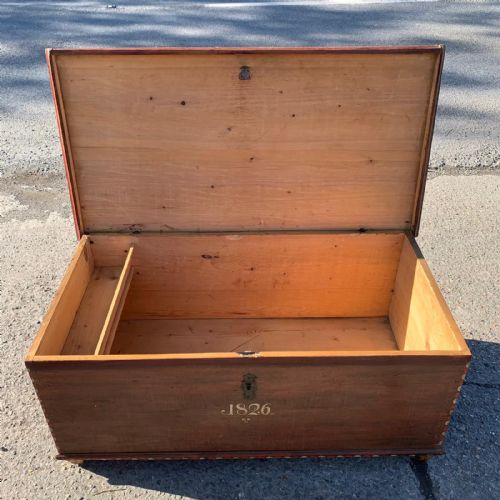 LARGE ORIGINAL PAINTED PINE BLANKET BOX WITH INTERNAL CANDLE BOX - ADDITIONAL PHOTO 7