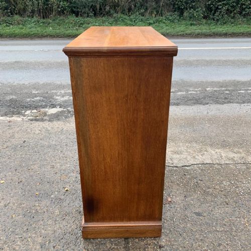 EDWARDIAN LARGE OAK 23 CHEST OF DRAWERS WITH ARTS CRAFTS ORIGINAL BRASS HANDLES - ADDITIONAL PHOTO 1