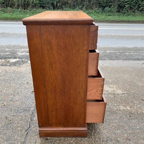 EDWARDIAN LARGE OAK 23 CHEST OF DRAWERS WITH ARTS CRAFTS ORIGINAL BRASS HANDLES - ADDITIONAL PHOTO 3