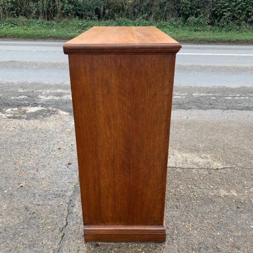 EDWARDIAN LARGE OAK 23 CHEST OF DRAWERS WITH ARTS CRAFTS ORIGINAL BRASS HANDLES - ADDITIONAL PHOTO 4