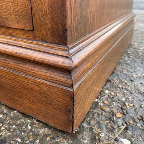 EDWARDIAN LARGE OAK 23 CHEST OF DRAWERS WITH ARTS CRAFTS ORIGINAL BRASS HANDLES - ADDITIONAL PHOTO 7