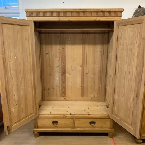 CIRCA 1900 EAST EUROPEAN PINE KNOCKDOWN WARDROBE WITH TWO DRAWERS TO BASE - ADDITIONAL PHOTO 1