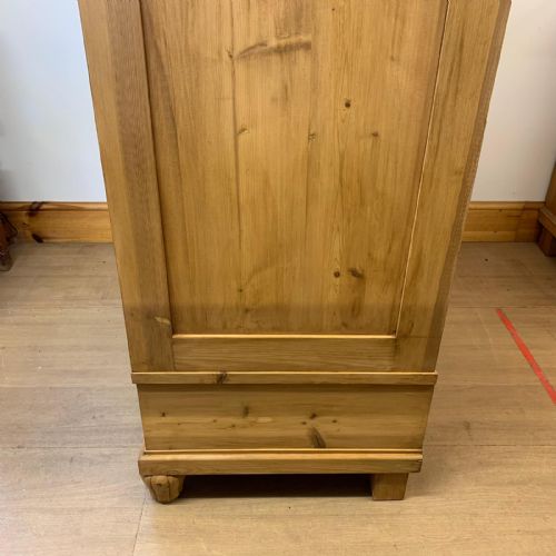 CIRCA 1900 EAST EUROPEAN PINE KNOCKDOWN WARDROBE WITH TWO DRAWERS TO BASE - ADDITIONAL PHOTO 7