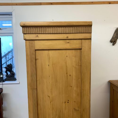 CIRCA 1900 EAST EUROPEAN PINE KNOCKDOWN WARDROBE WITH TWO DRAWERS TO BASE - ADDITIONAL PHOTO 10