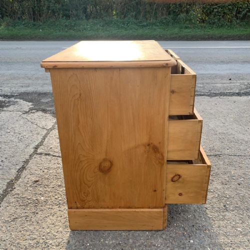 VICTORIAN PINE 22 CHEST OF DRAWERS - ADDITIONAL PHOTO 3
