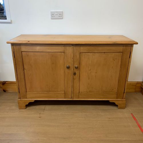 victorian pine 2 door cupboard base unit - CATEGORY: ANTIQUE SIDEBOARDS - DATED VICTORIAN