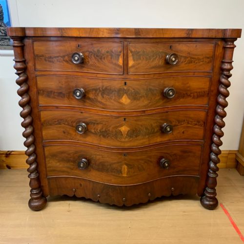 victorian mahogany serpentine chest of drawers - CATEGORY: ANTIQUE CHEST OF DRAWERS - DATED VICTORIAN