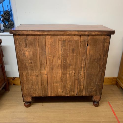 VICTORIAN MAHOGANY SERPENTINE CHEST OF DRAWERS - ADDITIONAL PHOTO 2