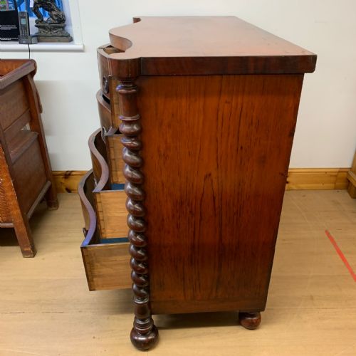 VICTORIAN MAHOGANY SERPENTINE CHEST OF DRAWERS - ADDITIONAL PHOTO 4