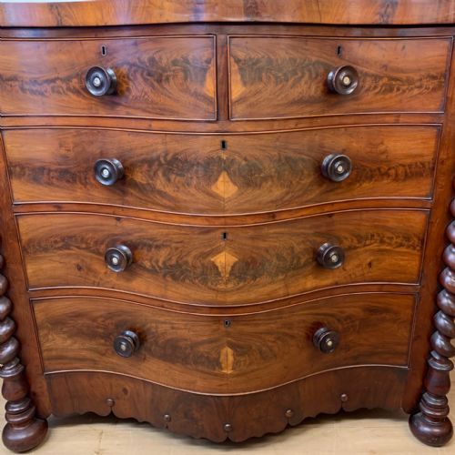VICTORIAN MAHOGANY SERPENTINE CHEST OF DRAWERS - ADDITIONAL PHOTO 11