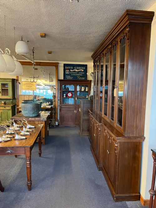 A LATE 19TH CENTURY OAK LIBRARY BOOKCASE - ADDITIONAL PHOTO 5
