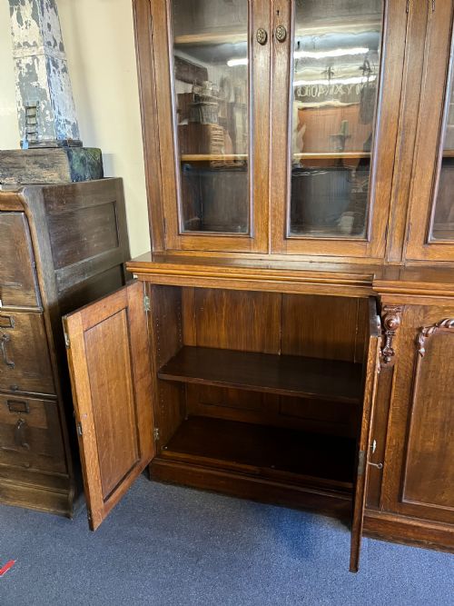 A LATE 19TH CENTURY OAK LIBRARY BOOKCASE - ADDITIONAL PHOTO 2