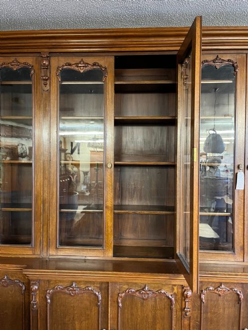 A LATE 19TH CENTURY OAK LIBRARY BOOKCASE - ADDITIONAL PHOTO 1