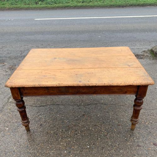 victorian pine scrub top table - CATEGORY: ANTIQUE TABLES - DATED VICTORIAN