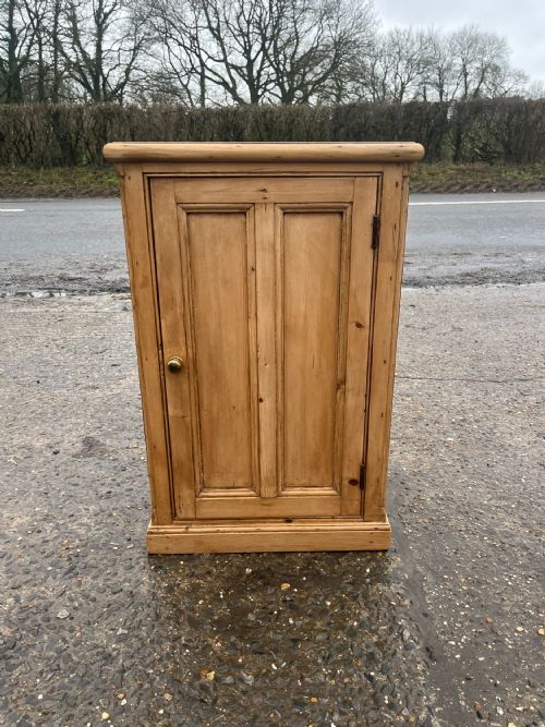 VICTORIAN PINE CUPBOARD - ADDITIONAL PHOTO 2